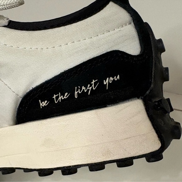 Limited Edition New Balance 327
Sea Salt Black sz 8.5 - Picture 9 of 11